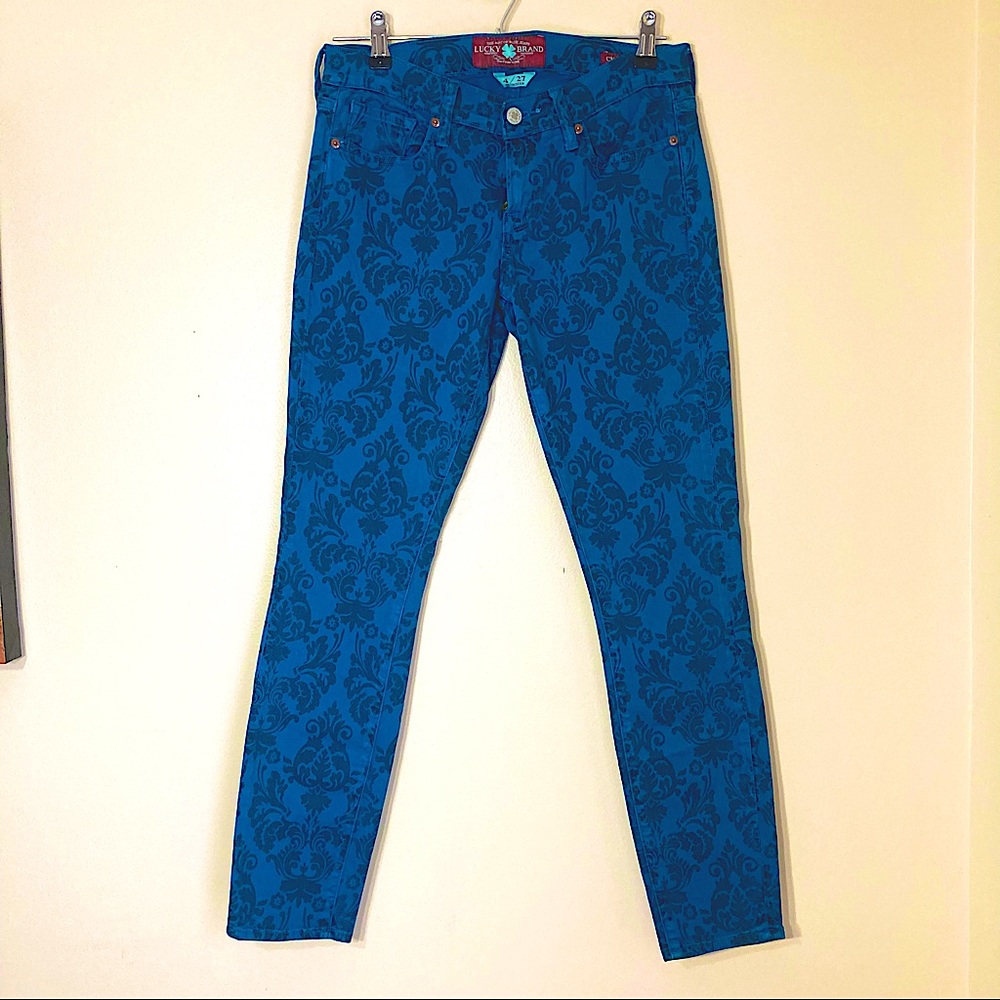 💥Lucky Brand Charlie Skinny jeans size 4/27!!💥